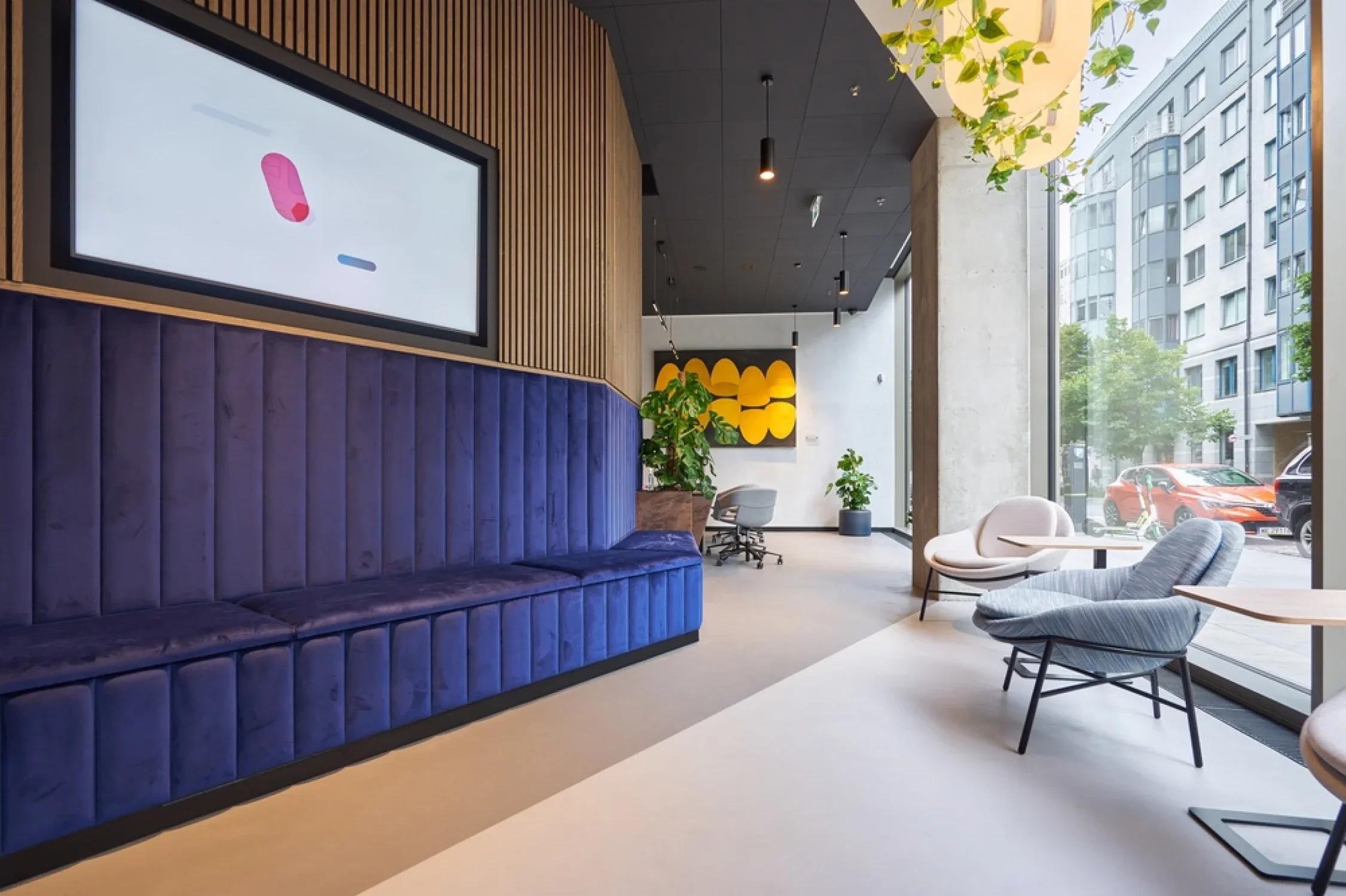 PKO Bank Polski Norblin branch interior — photograph 19 of 23