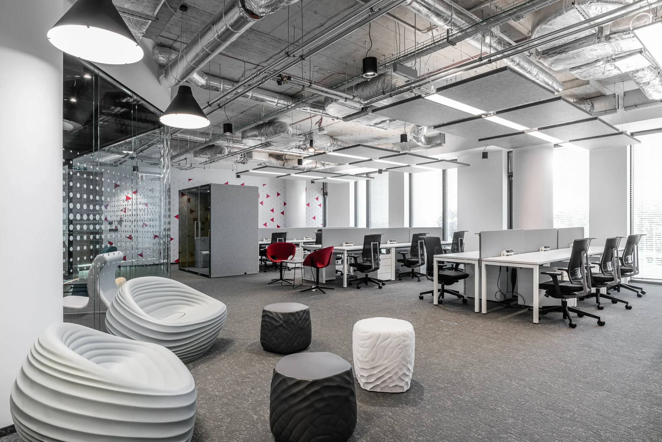 Santander office interior — photograph 8 of 11
