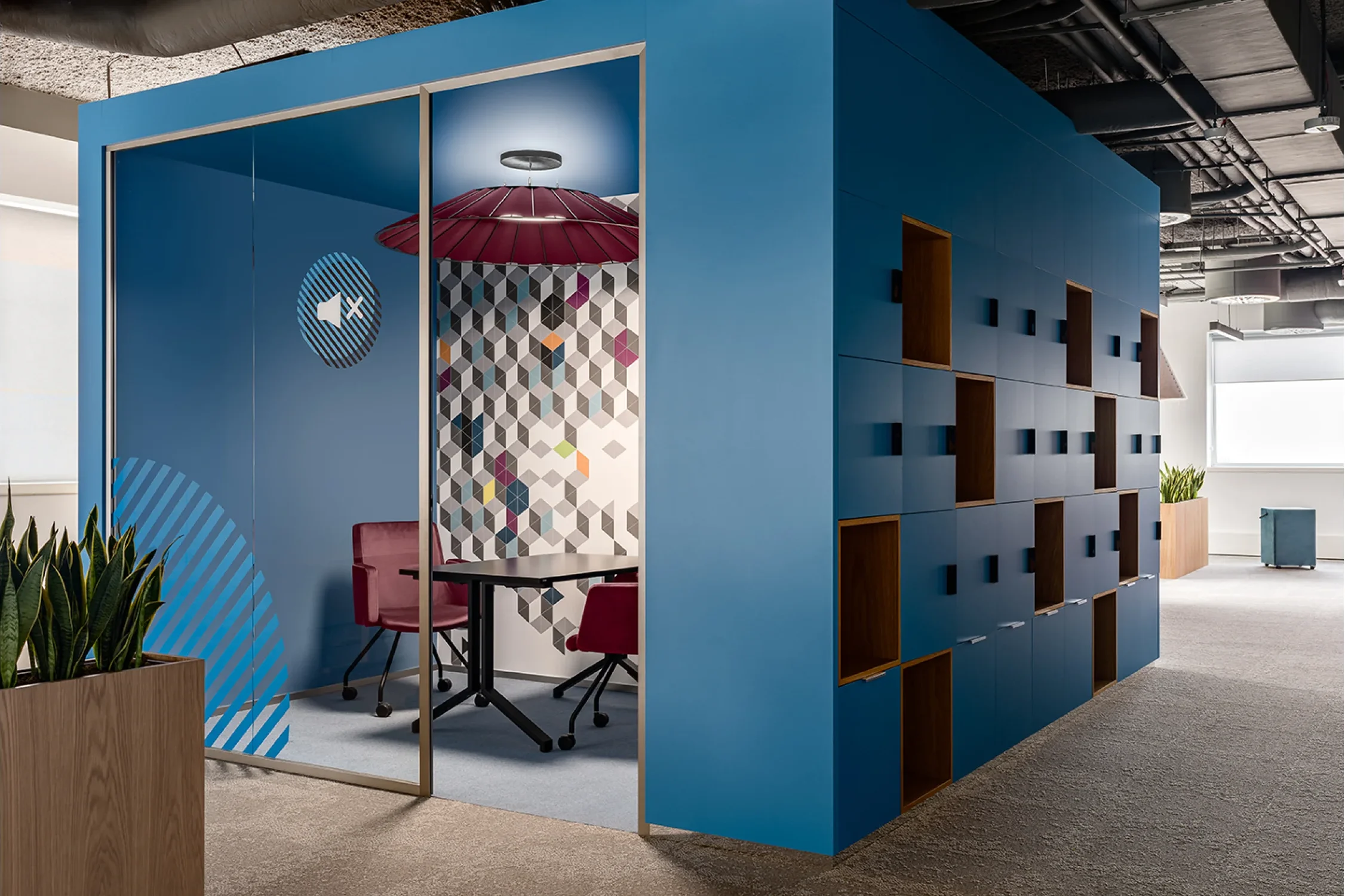 ING office interior — photograph 5 of 10