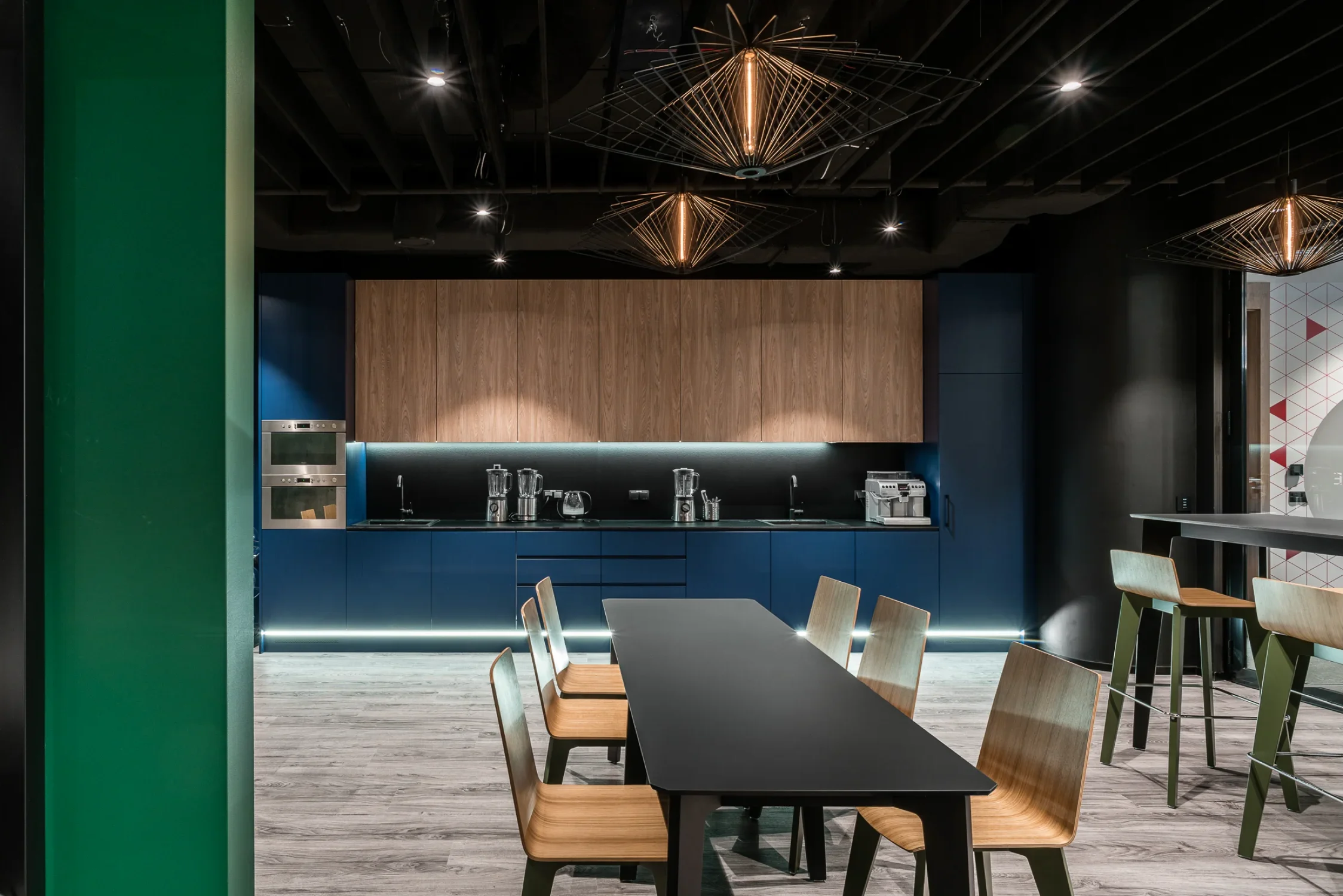 Santander office interior — photograph 3 of 11