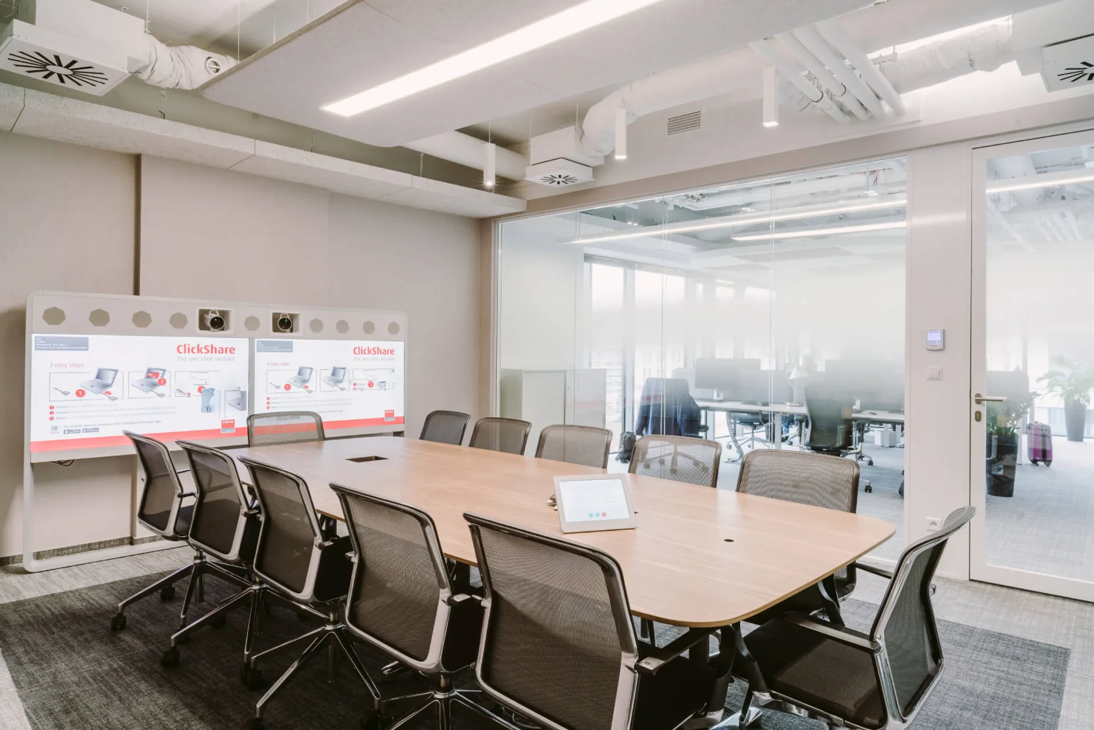 L’Oréal office interior — photograph 15 of 41
