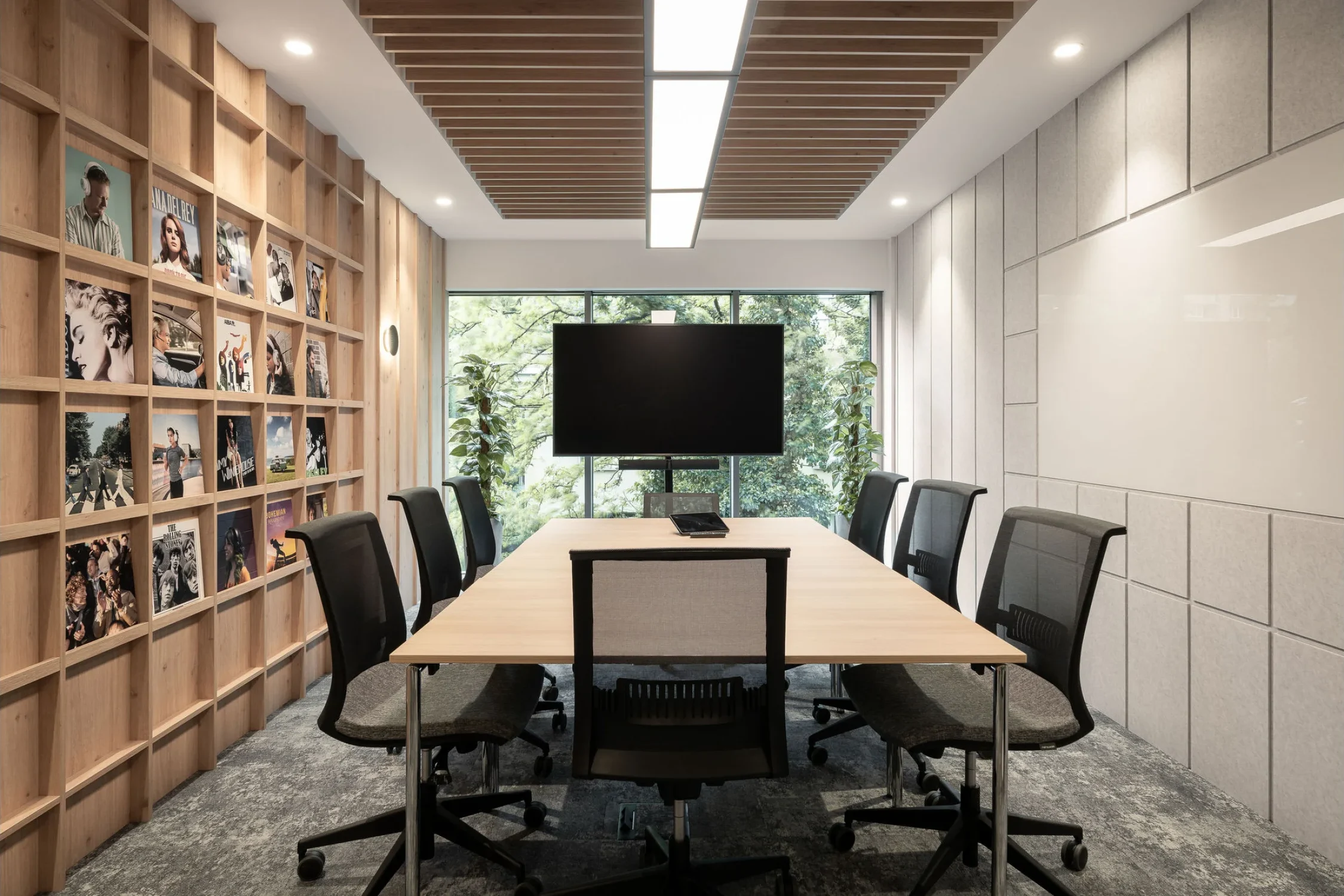 GN Polska office, Saski Crescent interior — photograph 8 of 11