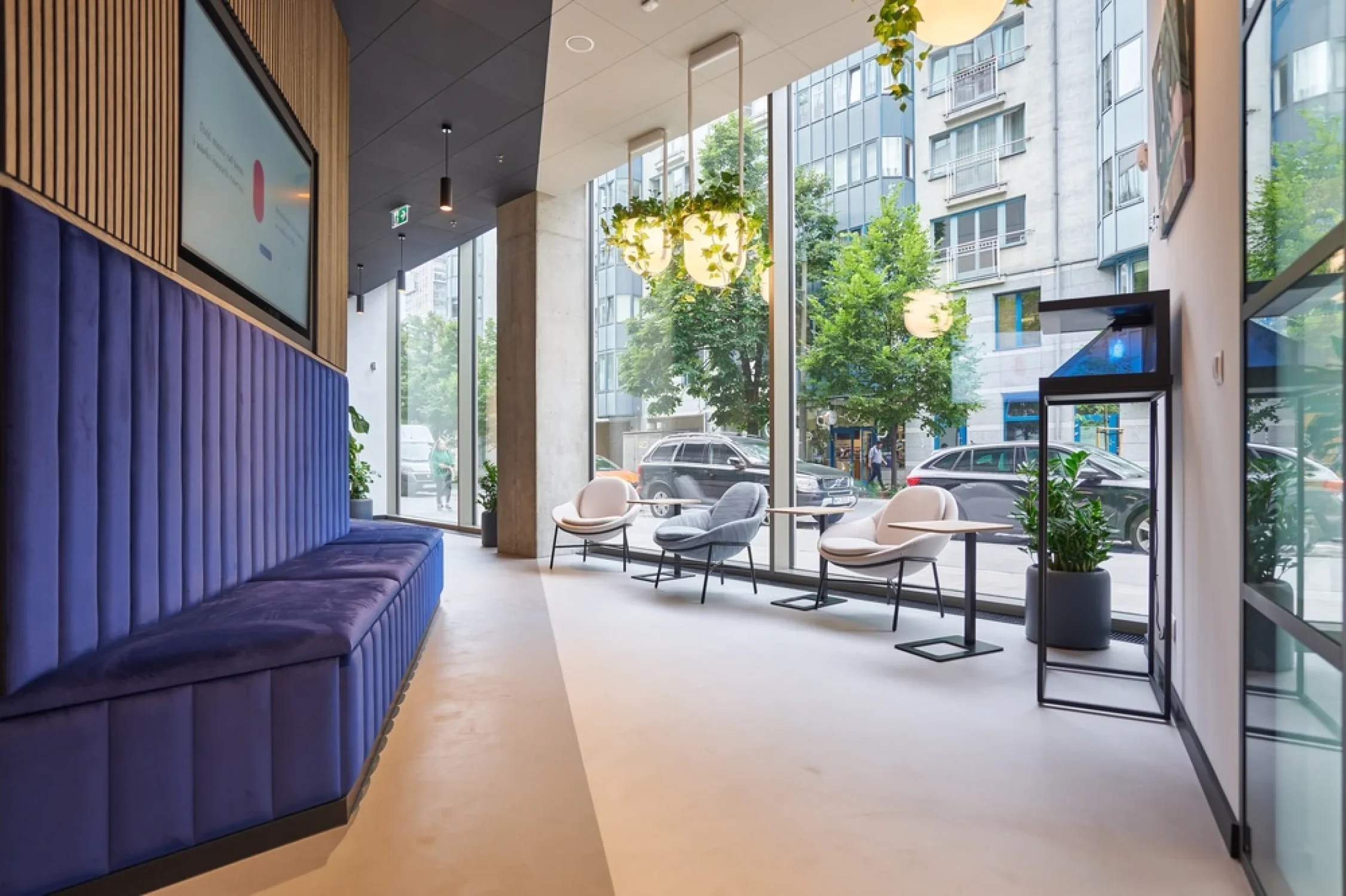 PKO Bank Polski Norblin branch interior — photograph 12 of 23