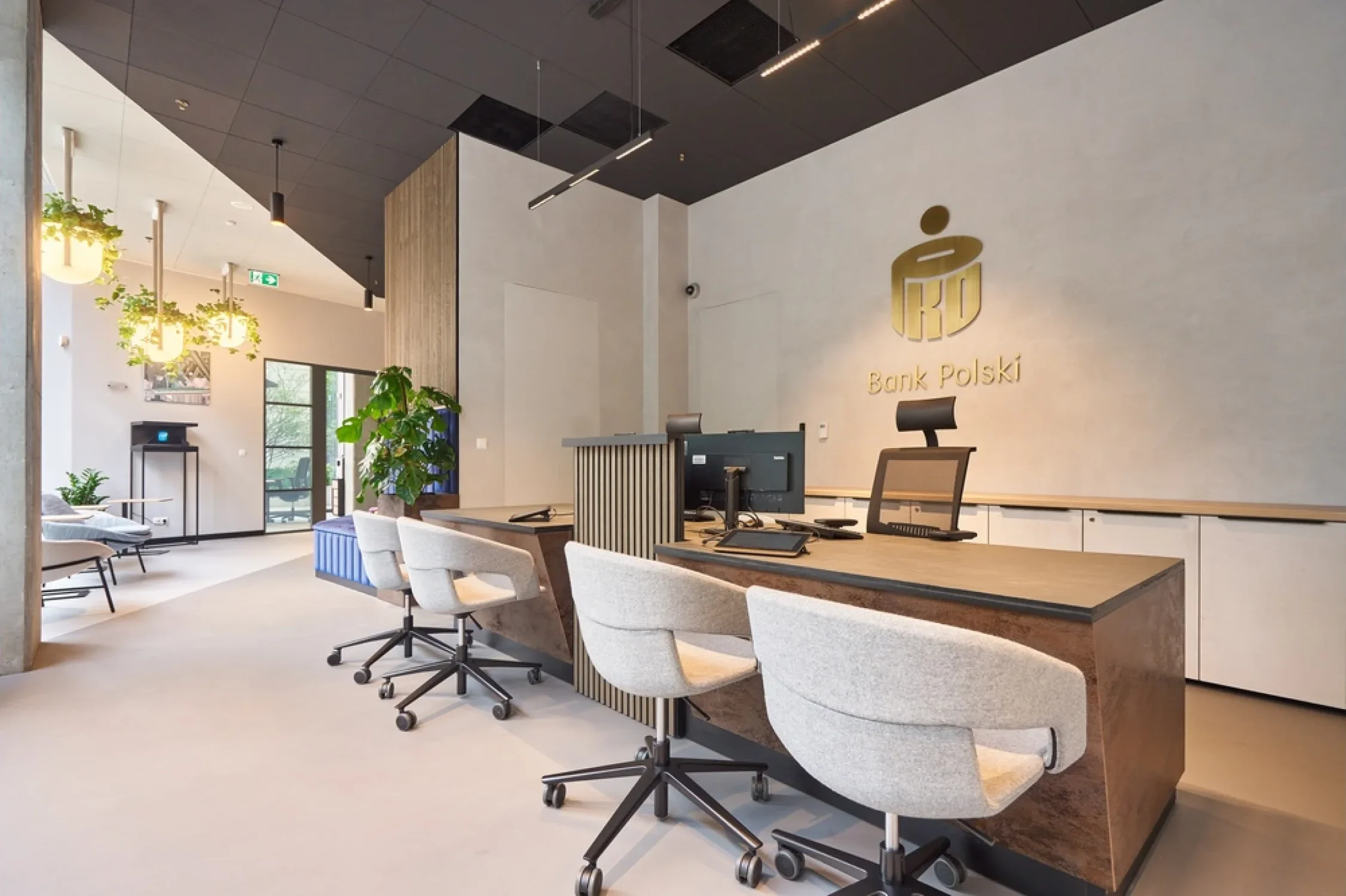 PKO Bank Polski Norblin branch interior — photograph 3 of 23